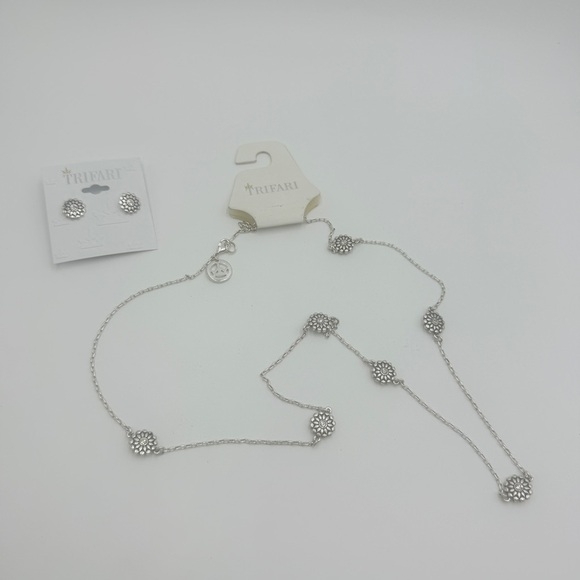 NWT Trifari Silver Tone Flower Station Necklace & Matching Stud Earrings Sets - Picture 3 of 10